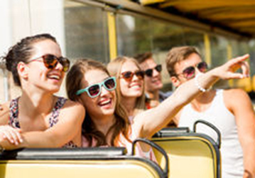 groupsmilingfriendstravelingtourbusfriendshiptravelvacationsummerpeopleconcept43092487Web